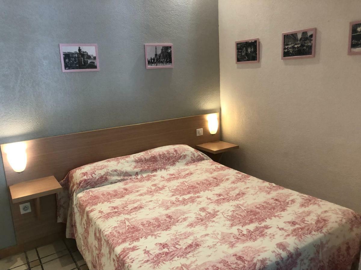 Hotel Lou Garbin Saint-Laurent-dʼAigouze Exteriér fotografie